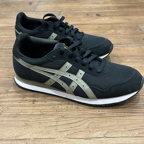 Men’s Asics Tiger Runner Shoes - Picture 2 of 5